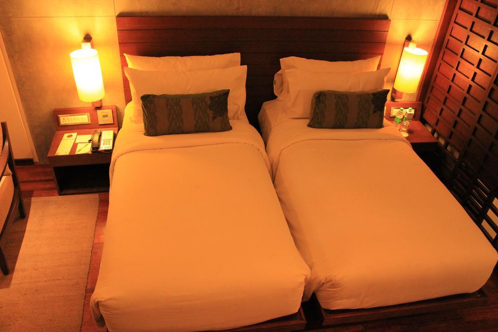 Holiday Inn & Suites Bengaluru Whitefield Екстериор снимка