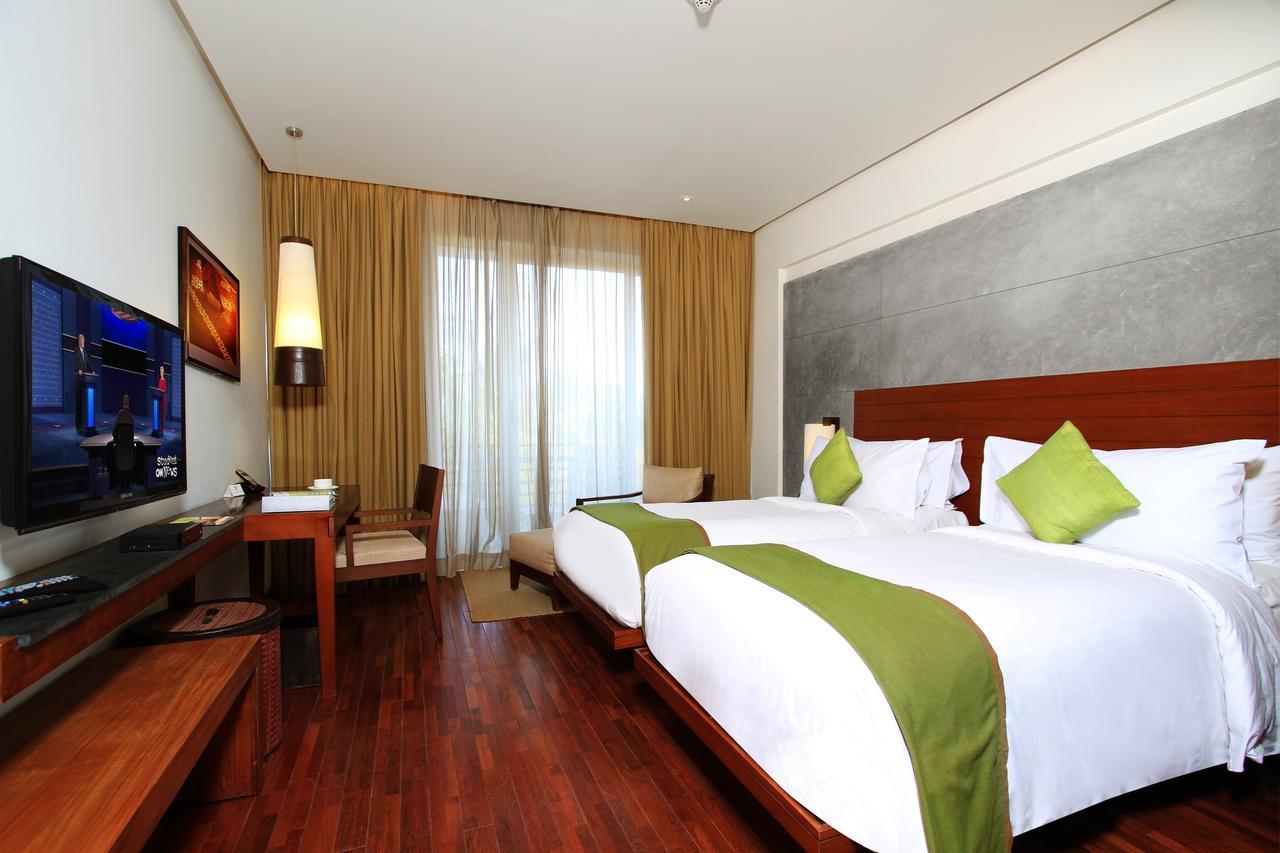 Holiday Inn & Suites Bengaluru Whitefield Екстериор снимка